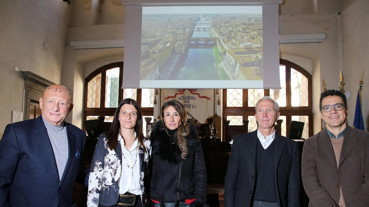 Il fiume Arno a Firenze: azioni per contrastare l'inquinamento da plastica. Collaborazione tra enti e associazioni per la salute del fiume e del mare. Il fiume Arno a Firenze: azioni per contrastare l'inquinamento da plastica. Collaborazione tra enti e associazioni per la salute del fiume e del mare.