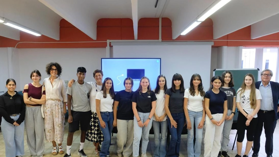 La Fondazione ha rispettato la volontà del compianto docente universitario Emilio Doni . Beneficiari del lascito le chiese di Sarzana, la Caritas e l’istituto scolastico Parentucelli .