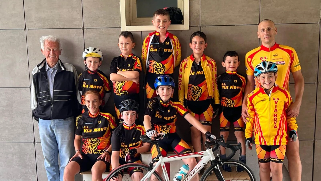 I Giovanissimi del G. S. Via Nova sono Andrea Rizzo e Lorenzo Stefania, Marco Iannotta, Primo Selvaggi, Francesco Stefania, Brando Ferretti, Francesco Maria Magliola e Fabio Rosellini I Giovanissimi del G. S. Via Nova sono Andrea Rizzo e Lorenzo Stefania, Marco Iannotta, Primo Selvaggi, Francesco Stefania, Brando Ferretti, Francesco Maria Magliola e Fabio Rosellini