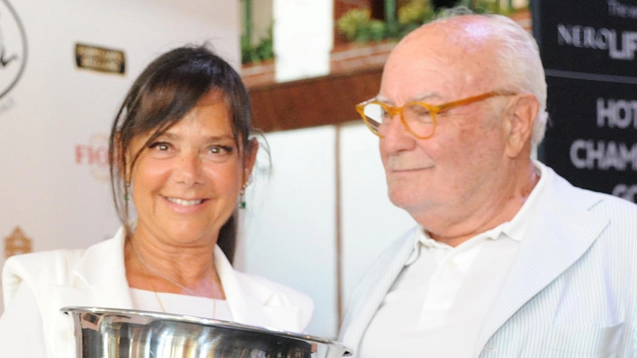 Lucia Giovannetti, vincitrice dell’ultima edizione, con il patron Gianni Mercatali Lucia Giovannetti, vincitrice dell’ultima edizione, con il patron Gianni Mercatali