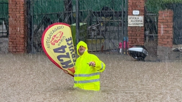 Nubifragio sull’Elba: strade come fiumi e allagamenti a Portoferraio, terza alluvione in un anno