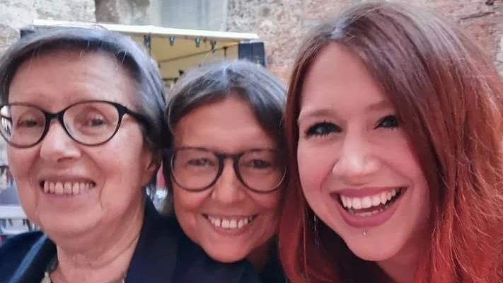 Capace di unire, in modo spontaneo e naturale. Una donna accogliente (figlia, sorella, madre) che ha saputo lasciare un segno...