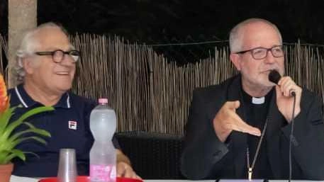Il vescovo monsignor Giovanni Paccosi durante la serata di Storie Locali con Alberto Fausto Vanni