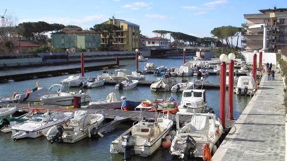 L’approdo turistico del Cinquale, conosciuto come ‘porticciolo’, lungo il Versilia L’approdo turistico del Cinquale, conosciuto come ‘porticciolo’, lungo il Versilia