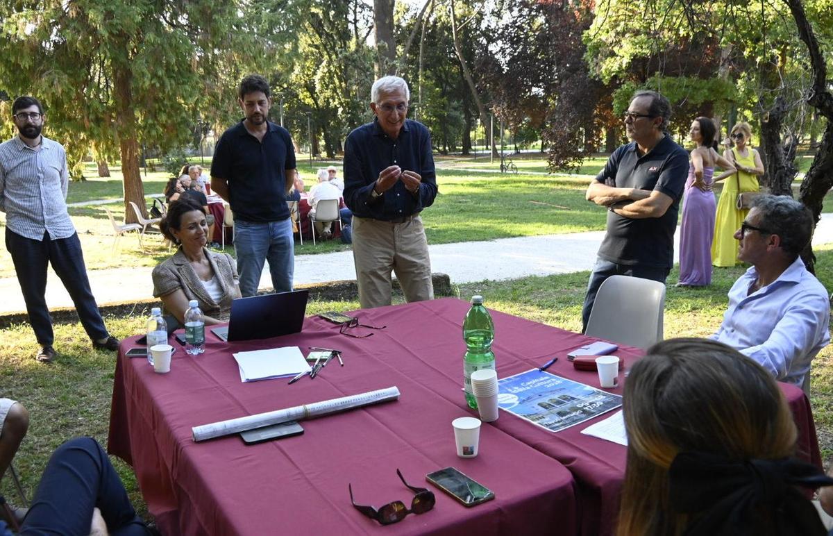 Quattro tavoli per cento progetti: "Energia e voglia di lavorare uniti" Quattro tavoli per cento progetti: "Energia e voglia di lavorare uniti"