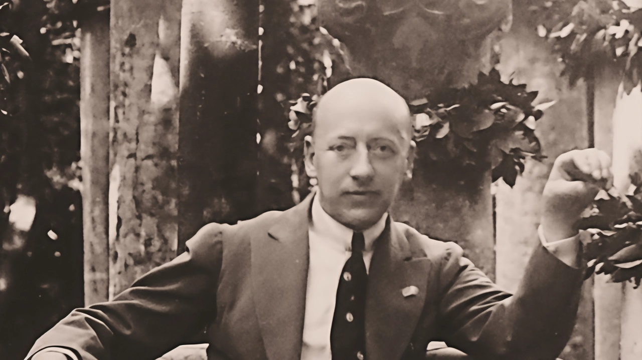 Gabriele D’Annunzio fu appassionato di volo. Sulle colonne della Nazione celebra Francesco De Pinedo Gabriele D’Annunzio fu appassionato di volo. Sulle colonne della Nazione celebra Francesco De Pinedo