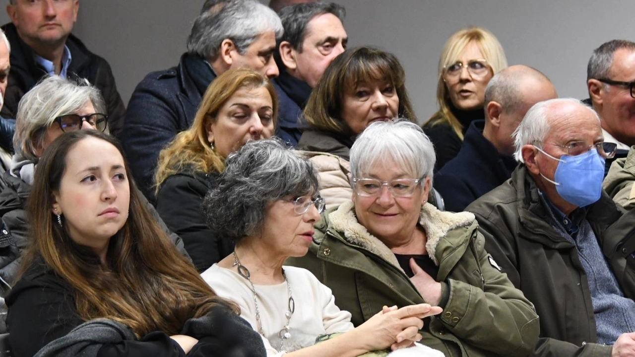 L’infuocato consiglio comunale sulla sanità tenutosi a palazzo civico L’infuocato consiglio comunale sulla sanità tenutosi a palazzo civico