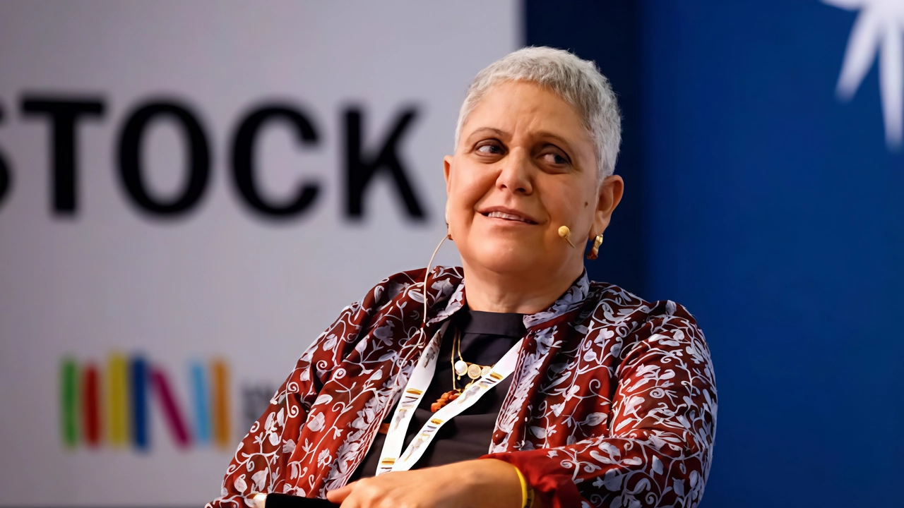 La cerimonia sarà aperta dal rettore Tomaso Montanari, con ospite Paola Caridi La cerimonia sarà aperta dal rettore Tomaso Montanari, con ospite Paola Caridi