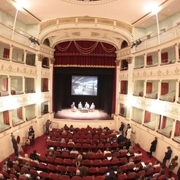 Firenze, David Leone presenta i suoi tre libri al Teatro Niccolini