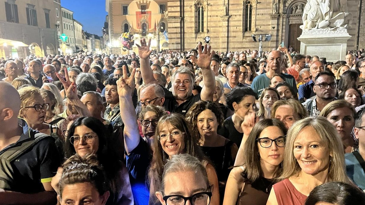 Ottima la partecipazione dei cittadini al primo appuntamento del festival. Megale: "Bella serata. Così diamo respiro anche ai commercianti". Ottima la partecipazione dei cittadini al primo appuntamento del festival. Megale: "Bella serata. Così diamo respiro anche ai commercianti".