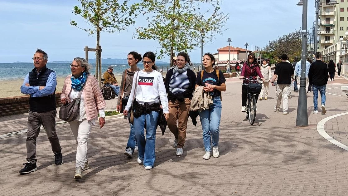 Buona affluenza di turisti a Follonica anche nel giorno di Pasquetta
