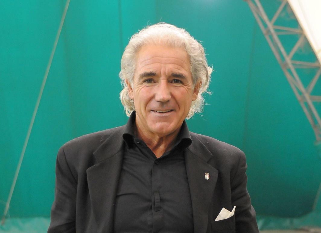 https://www.lanazione.it/image-service/view/acePublic/alias/contentid/YTdkZDBiYWItMTU1OS00/0/ladri-in-casa-di-marco-laschi-colpito-anche-il-padre-massimo.jpeg?f=1.91:1&w=1200