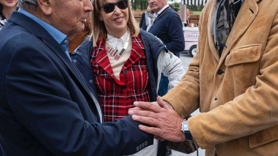 L’ex patron della «Canniccia» Giuseppe Galeotti (a sinistra) e l’attuale proprietario Attilio Bindi durante l’inaugurazione