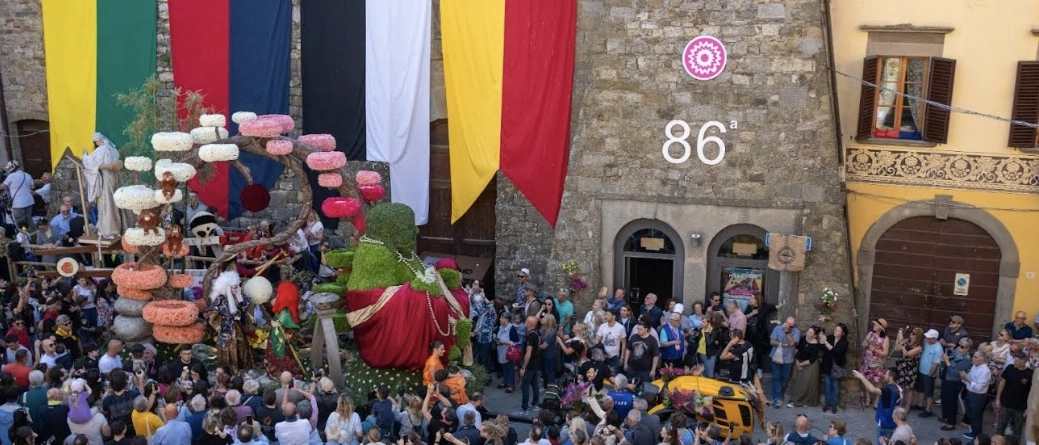 Maggiolata Lucignanese: presenze record per la prima uscita