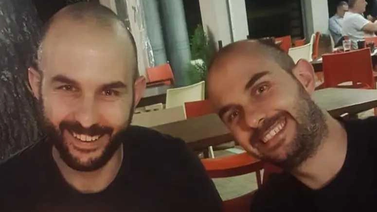 Damiano e Simone Bruni, 40 anni, conducono con grande abilità la pizzeria ‘Riccapizza’ in via San Giovanni ma sono anche esperti di tastiere e computer Damiano e Simone Bruni, 40 anni, conducono con grande abilità la pizzeria ‘Riccapizza’ in via San Giovanni ma sono anche esperti di tastiere e computer