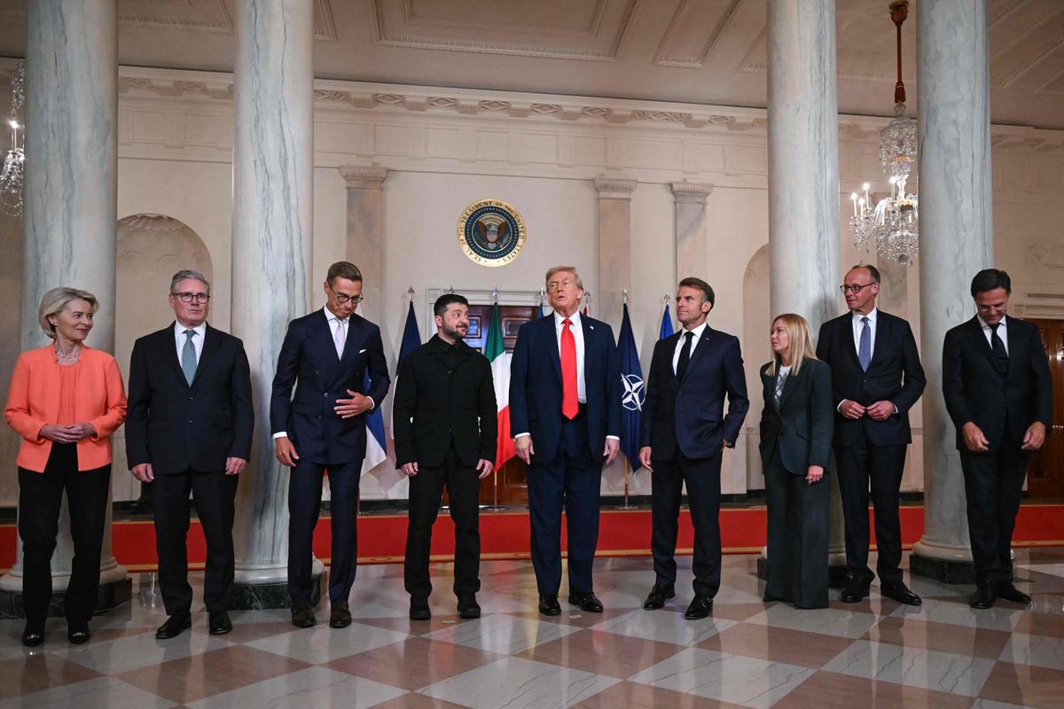 https://www.lanazione.it/image-service/view/acePublic/alias/contentid/YTg1N2Y4ODAtMDhkMS00/0/topshot-us-ukraine-russia-conflict-diplomacy.jpeg?f=1.91:1&w=1200