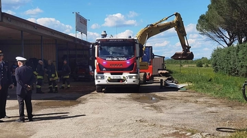 Morto sul lavoro, due indagati. Erano presenti all’infortunio. Il rimorchio si era bloccato?