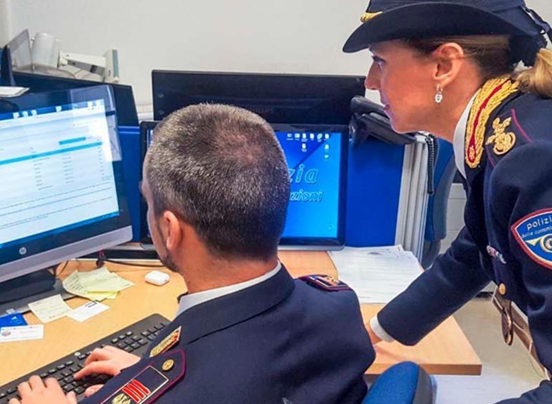 https://www.lanazione.it/image-service/view/acePublic/alias/contentid/YTg2YzhiOWQtNzg3YS00/0/il-caso-della-pagina-mia-moglie-ma-le-foto-che-fine-fanno.jpeg?f=1.91:1&w=1200