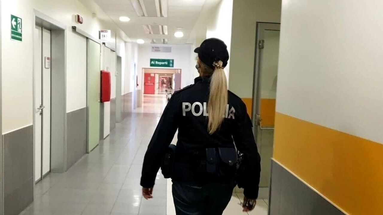 La Spezia, donna aggredisce infermiera del pronto soccorso: sospetta frattura della clavicola