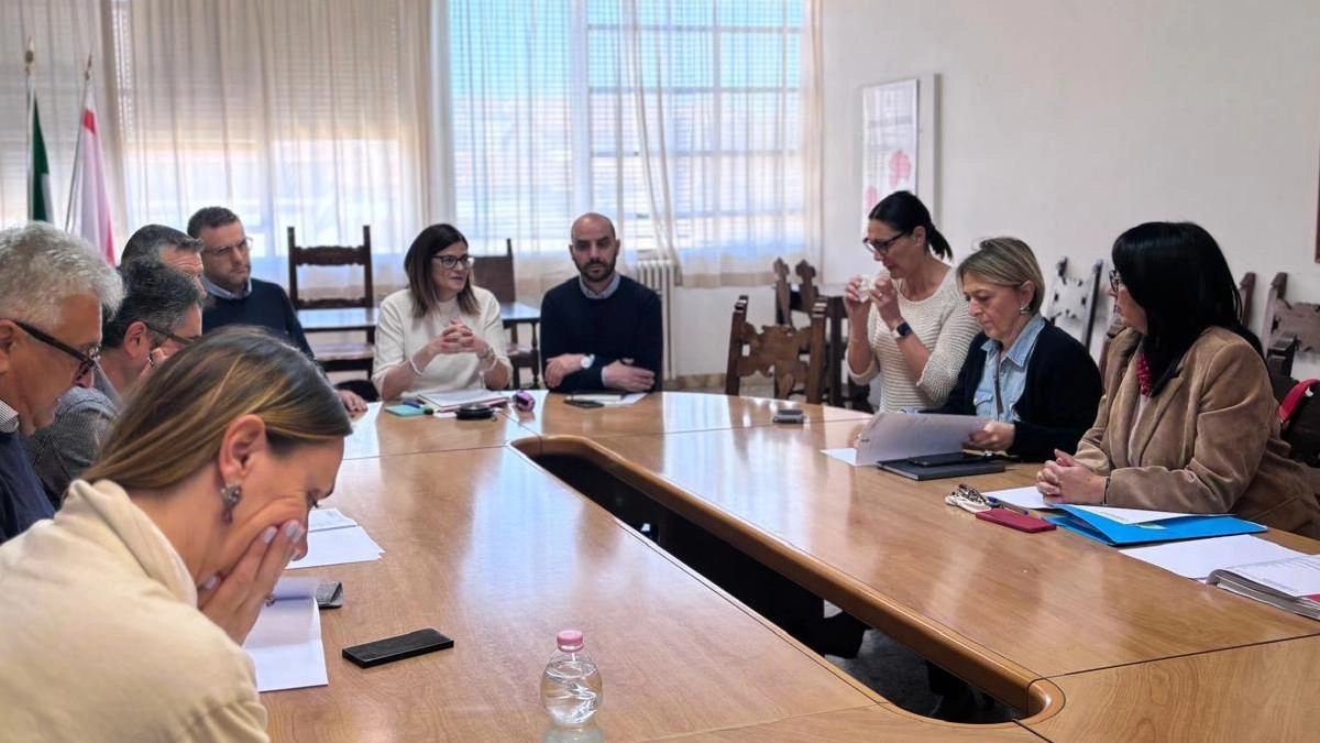 L’incontro ha rappresentato un momento di dialogo tra istituzioni sanitarie e amministrazioni locali. La Asl ha dichiarato di aver preso in carico la problematica. . Tutte le mosse per rafforzare i vari reparti carenti di personale L’incontro ha rappresentato un momento di dialogo tra istituzioni sanitarie e amministrazioni locali. La Asl ha dichiarato di aver preso in carico la problematica. . Tutte le mosse per rafforzare i vari reparti carenti di personale