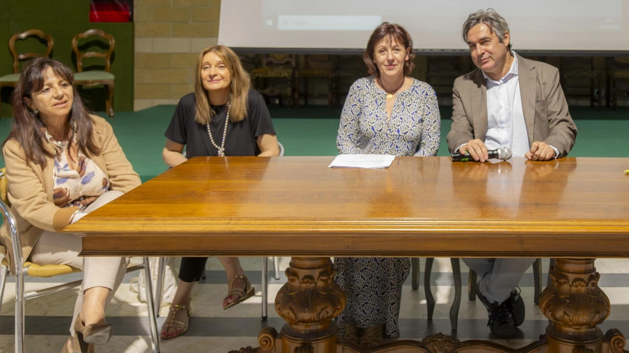 Da sinistra Titti Federico, Iole Simone, Michela Rossi, Sebastiano Mondadori e Manola Ceccarelli Da sinistra Titti Federico, Iole Simone, Michela Rossi, Sebastiano Mondadori e Manola Ceccarelli