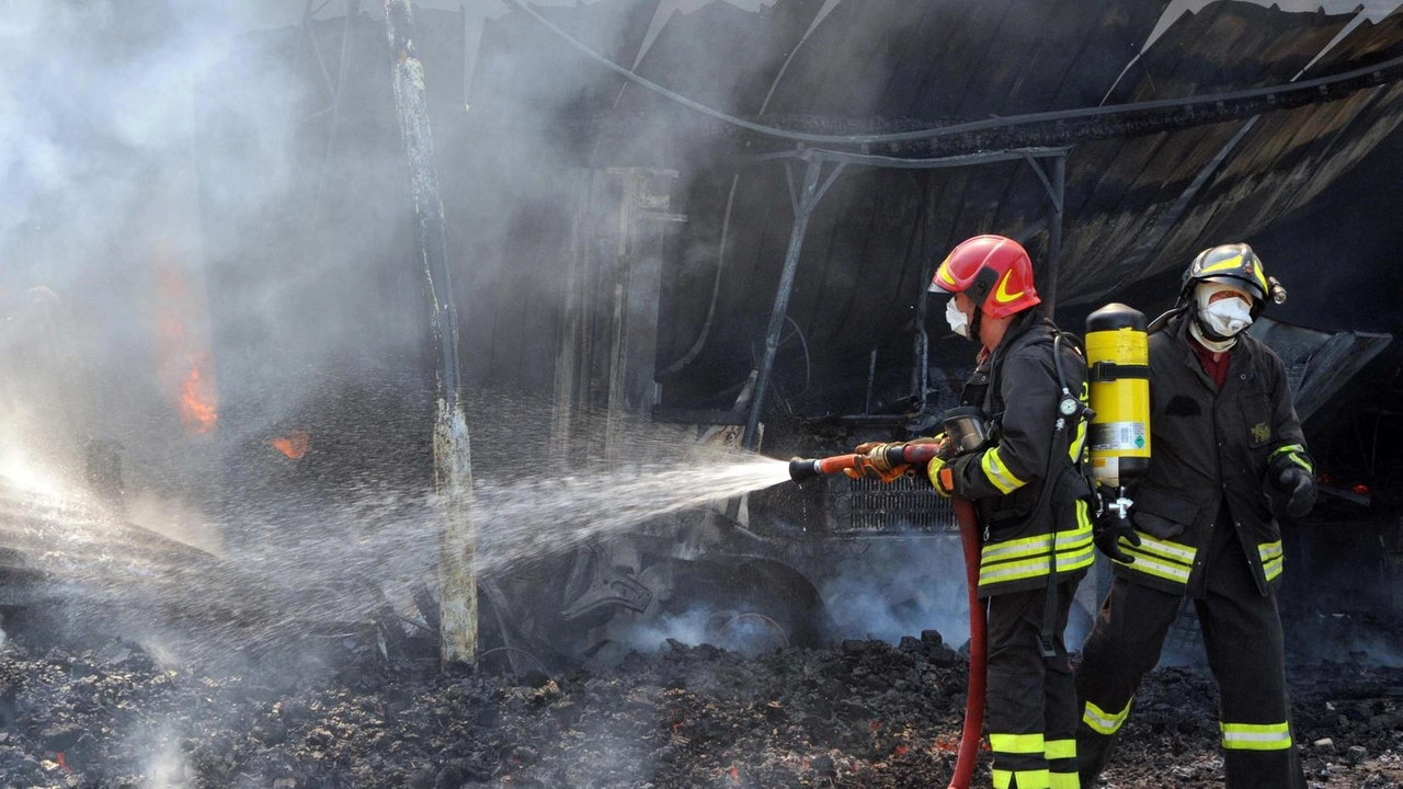 Il terratetto ha subito gravi danni durante l’incendio e ora è inagibile (foto d’archivio) Il terratetto ha subito gravi danni durante l’incendio e ora è inagibile (foto d’archivio)