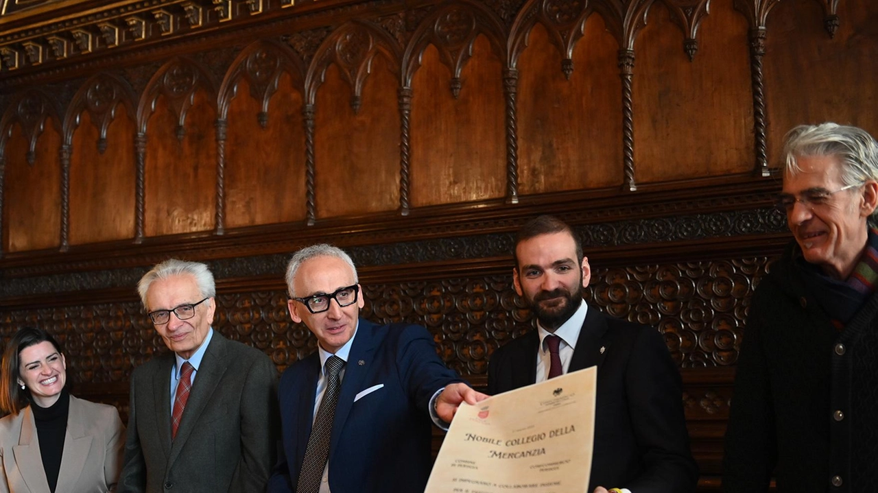 Confcommercio e Comune alla ricerca di soluzioni condivise "Restituire vitalità all’acropoli, renderla attrattiva per residenti e visitatori". Sul tavolo mobilità, parcheggi, logistica. "E un calendario di eventi di qualità".