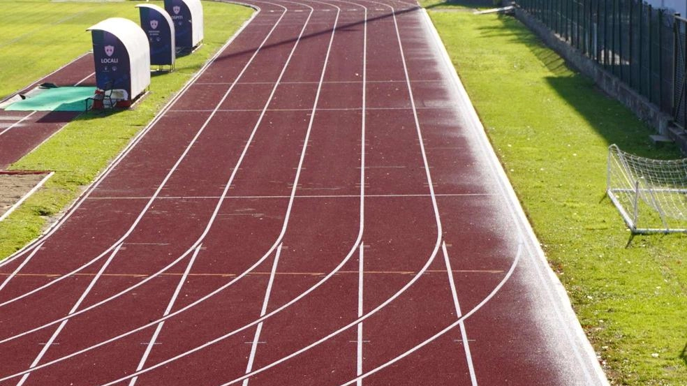 La pista di atletica rinnovata allo stadio di Montepulciano La pista di atletica rinnovata allo stadio di Montepulciano