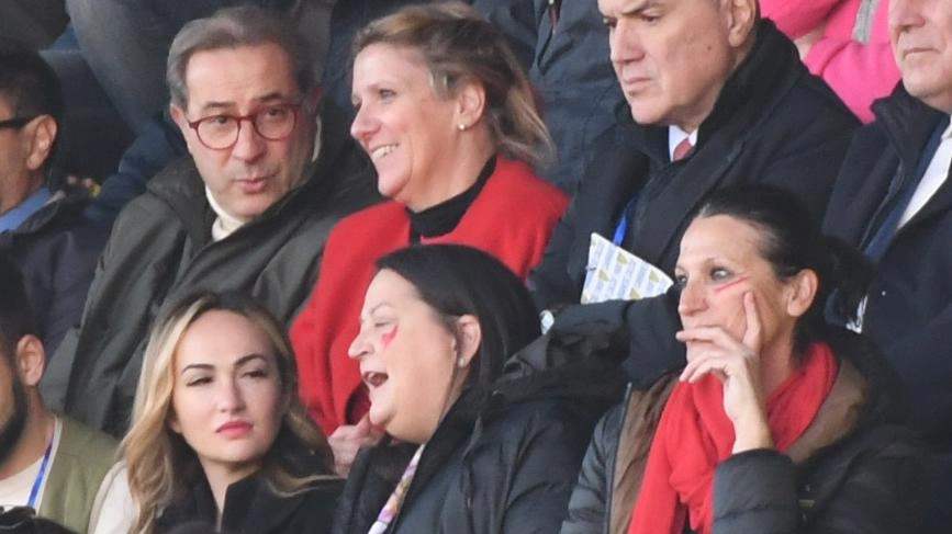 Al centro la sindaca Serena Arrighi allo stadio dei Marmi Al centro la sindaca Serena Arrighi allo stadio dei Marmi