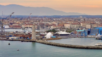 Raffiche di vento fino a 50 nodi, mattinata di caos al porto di Livorno