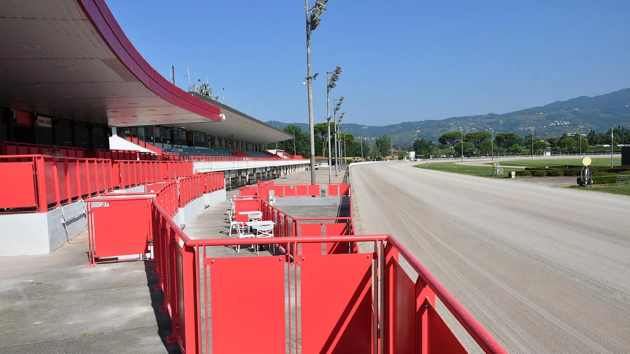 La tribuna dell’ippodromo Sesana ha subito un restyling per mettere in sicurezza la struttura (Rosellini) La tribuna dell’ippodromo Sesana ha subito un restyling per mettere in sicurezza la struttura (Rosellini)