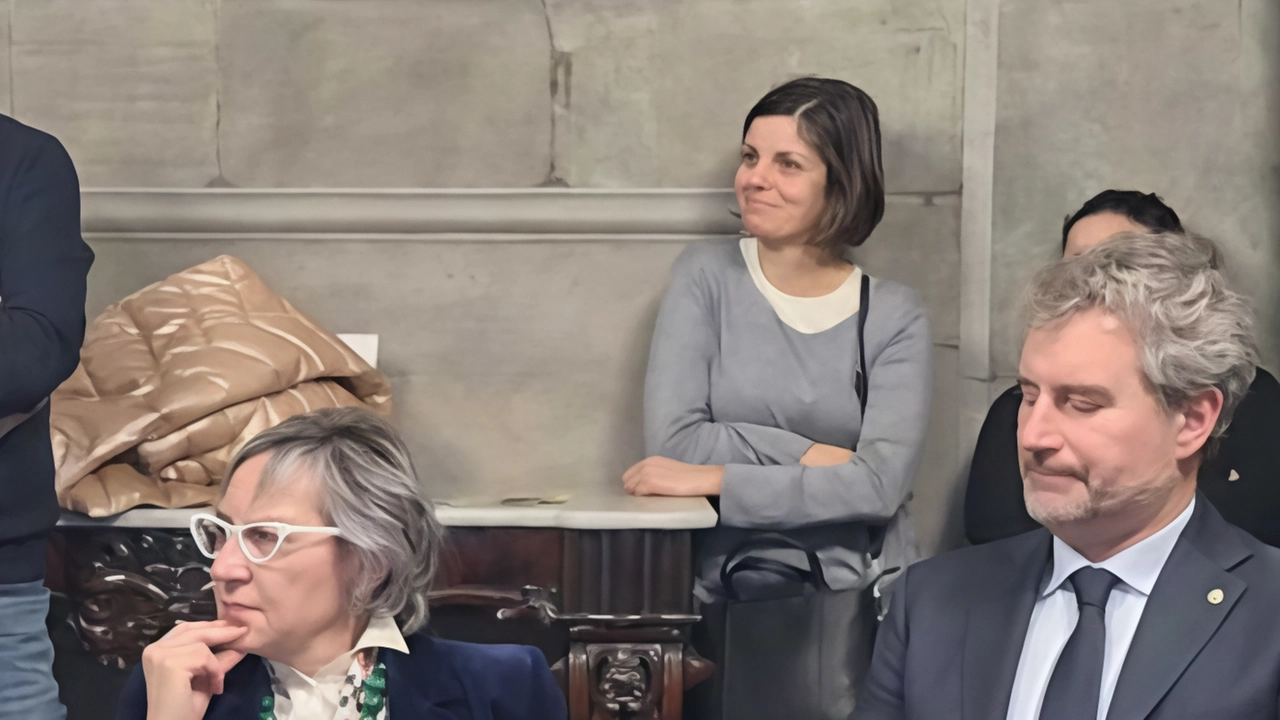 Il consiglio comunale dei ragazzi e una delegazione della Consulta studentesca, accompagnati dal sindaco Mario Pardini, dall’assessore all’istruzione Simona Testaferrata... Il consiglio comunale dei ragazzi e una delegazione della Consulta studentesca, accompagnati dal sindaco Mario Pardini, dall’assessore all’istruzione Simona Testaferrata...