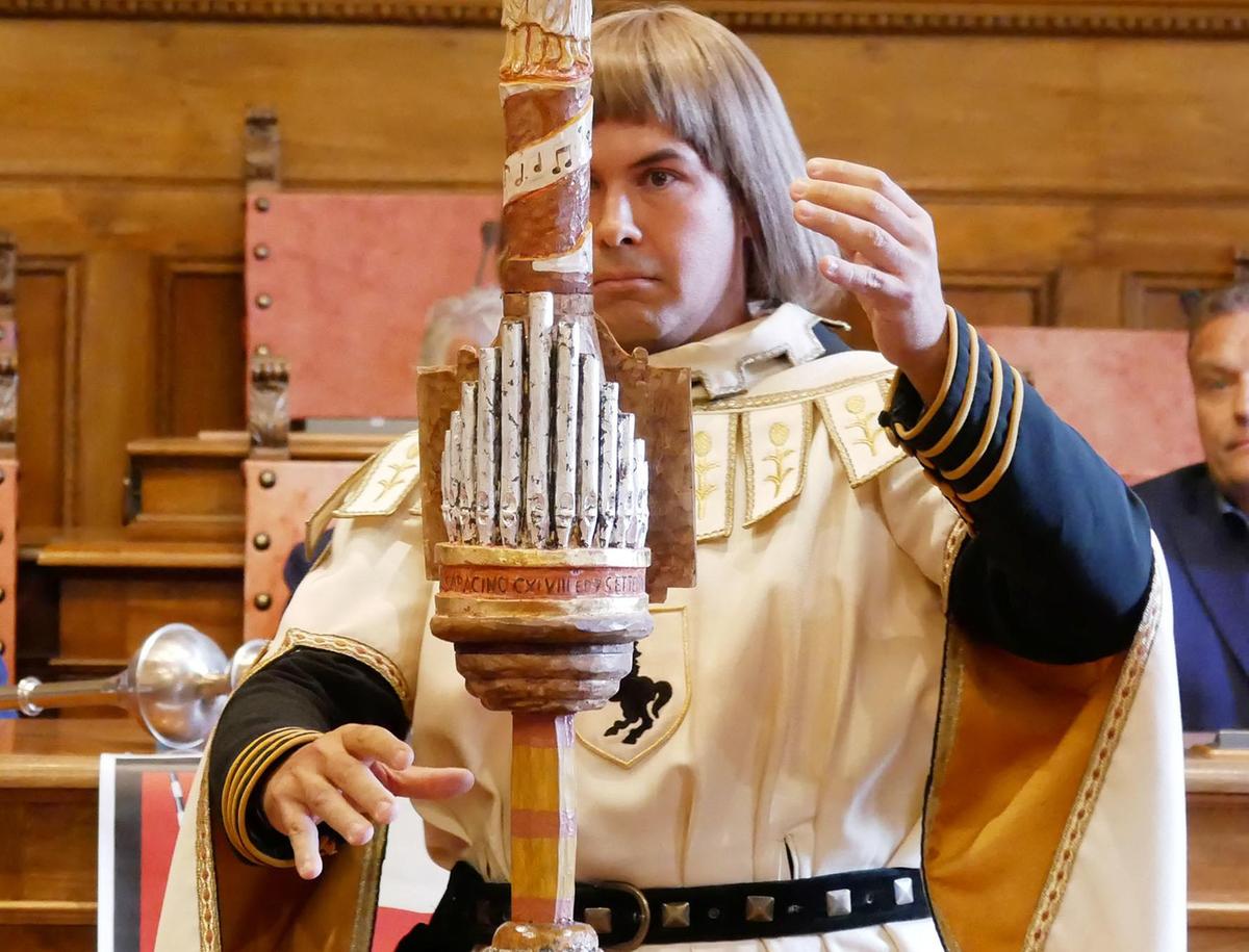 Ecco la lancia d’oro. La musica di Pierluigi sulla scia della tradizione Ecco la lancia d’oro. La musica di Pierluigi sulla scia della tradizione