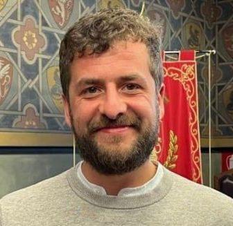 https://www.lanazione.it/image-service/view/acePublic/alias/contentid/YTk0MjBjZDUtZjkxNi00/0/la-minoranza-chiavetta-usb-con-laudio.jpeg?f=1.90:1&w=1200