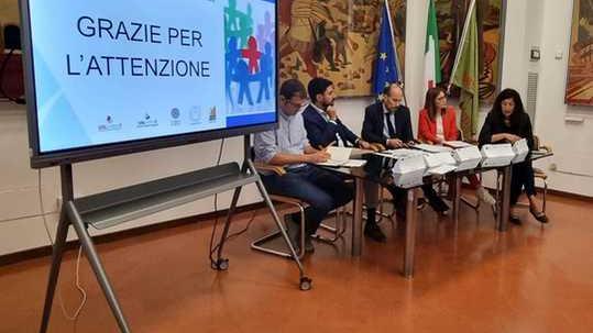 https://www.lanazione.it/image-service/view/acePublic/alias/contentid/YTk0Yjc2ODEtNmU1Mi00/0/assistenza-migranti-fragili-e-malati-qui-avranno-cura-e-accoglienza.jpeg?f=16:9&w=1200&h=630