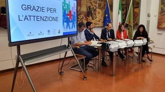 Un momento della presentazione del progetto «Safe», per assicurare la tutela della salute dei richiedenti e titolari di protezione internazionale Un momento della presentazione del progetto «Safe», per assicurare la tutela della salute dei richiedenti e titolari di protezione internazionale