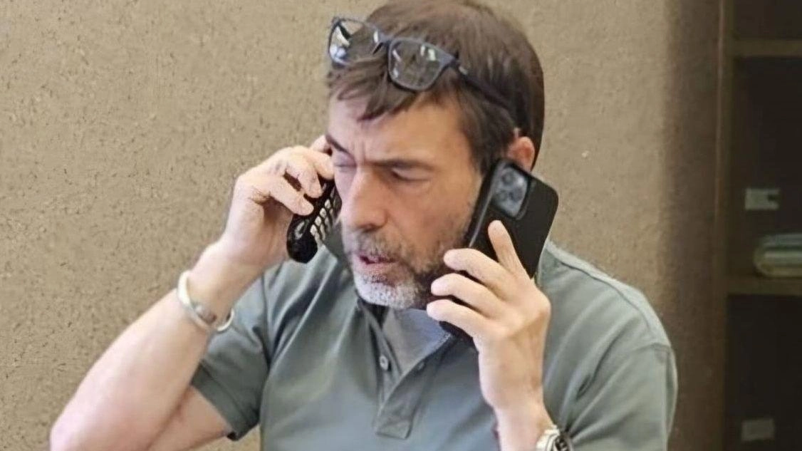 "Ci ha lasciato prematuramente il nostro concittadino Nicola Valdambrini (nella foto fornita al Comune dai colleghi), ispettore della Polizia di... "Ci ha lasciato prematuramente il nostro concittadino Nicola Valdambrini (nella foto fornita al Comune dai colleghi), ispettore della Polizia di...