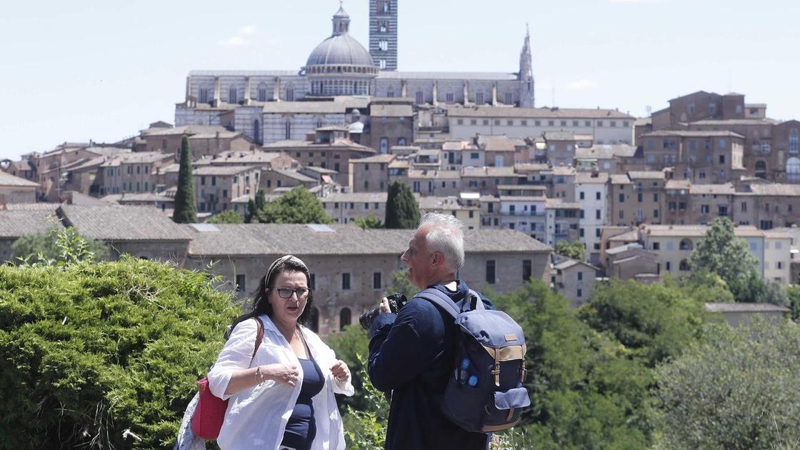 La crisi del turismo. Grassi, Confesercenti:: "Calo su tutto il territorio, mancano molti italiani" La crisi del turismo. Grassi, Confesercenti:: "Calo su tutto il territorio, mancano molti italiani"