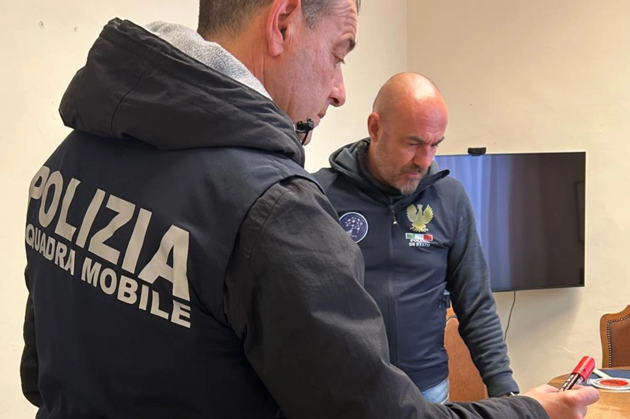 L'operazione della squadra mobile di Siena