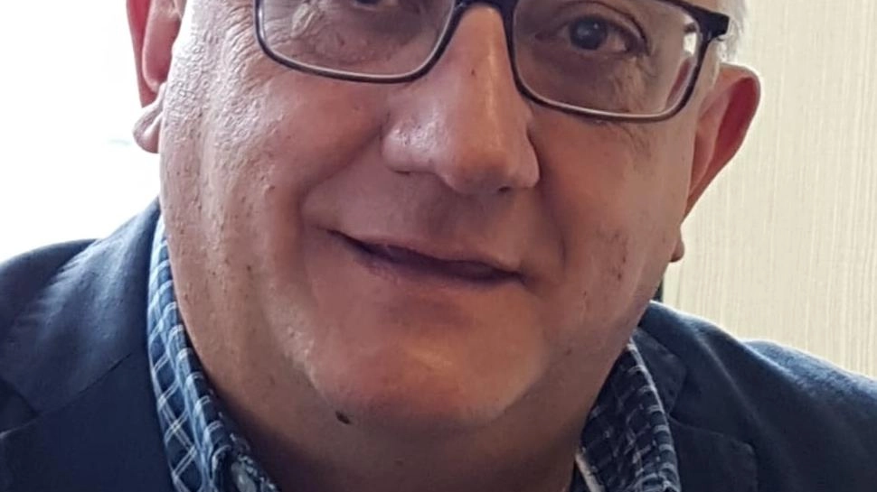 Confesercenti critica la decisione del Comune sui mercati straordinari, proponendo una soluzione alternativa per evitare costi aggiuntivi agli ambulanti. Confesercenti critica la decisione del Comune sui mercati straordinari, proponendo una soluzione alternativa per evitare costi aggiuntivi agli ambulanti.