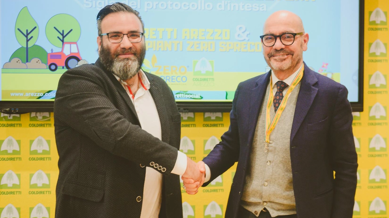 Coldiretti e "Zero Spreco" Aisa Impianti firmano un accordo per promuovere pratiche agricole sostenibili con l'uso del fertilizzante biologico "Amelia" e due macchine "spandicompost".