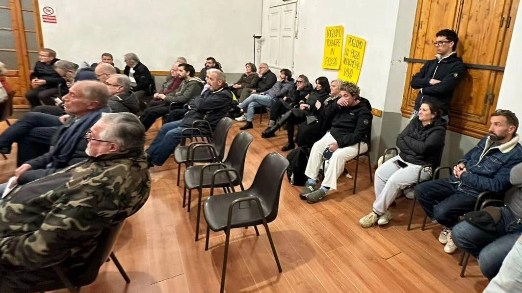 Durante l’assemblea pubblica, il comitato si è opposto: "Cittadini e aziende penalizzati" Durante l’assemblea pubblica, il comitato si è opposto: "Cittadini e aziende penalizzati"