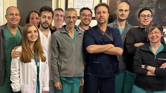 L’èquipe che ha ridato la vita al 74enne