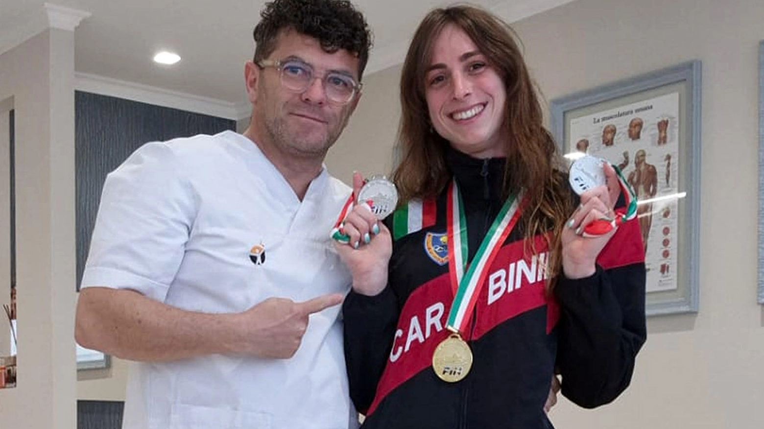 La nuotatrice ha superato un infortunio alla spalla insieme al fisioterapista bibbienese Emanuele Cherubini