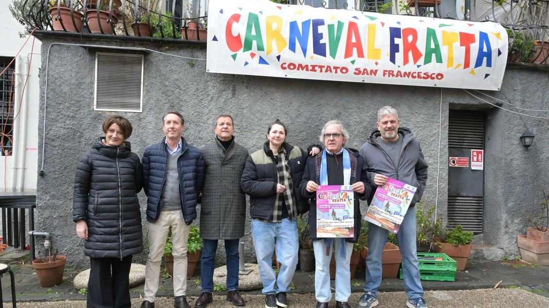 L’assessore Santini con i rappresentanti di Confcommercio e gli organizzatori del Carnevalfratta L’assessore Santini con i rappresentanti di Confcommercio e gli organizzatori del Carnevalfratta