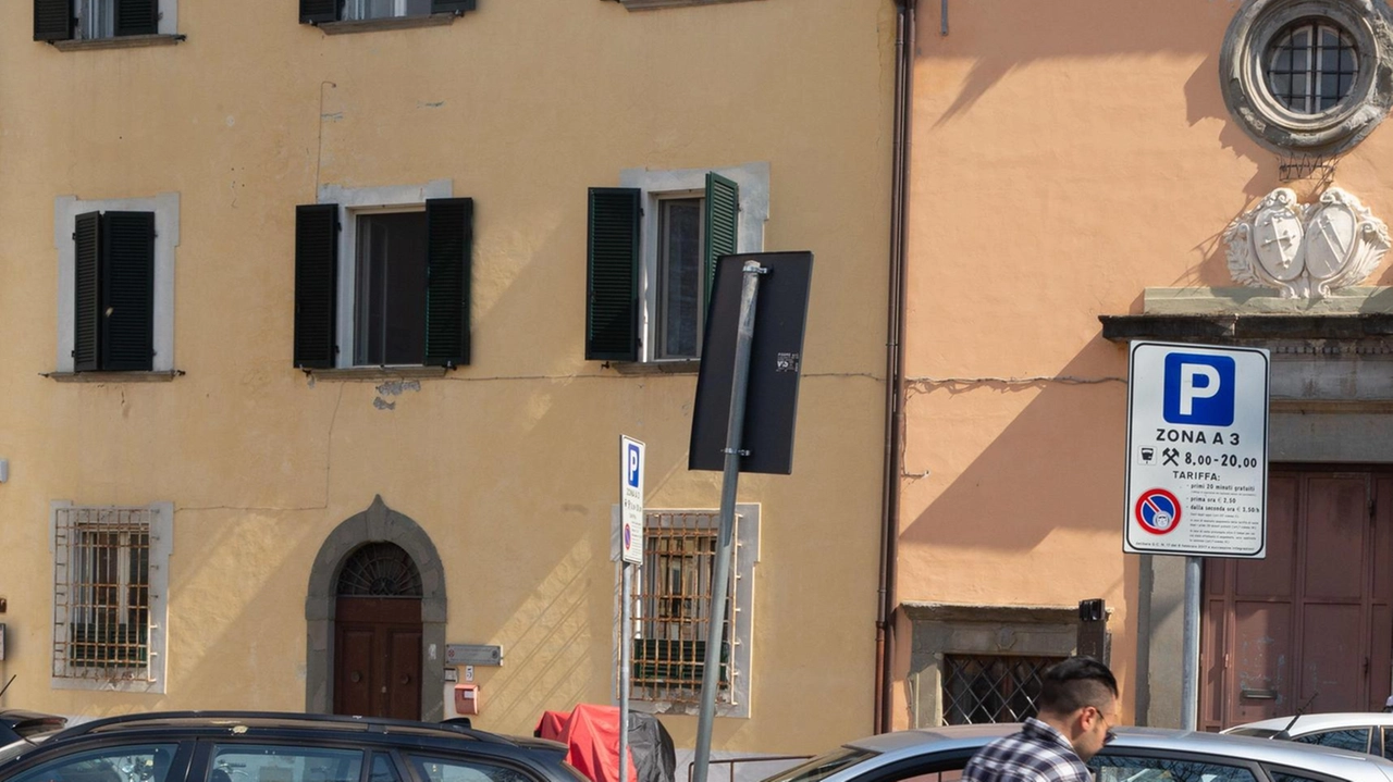 Il parcheggio in Ztl nei pressi del Tribunale, conteso dai residenti di San Francesco Il parcheggio in Ztl nei pressi del Tribunale, conteso dai residenti di San Francesco