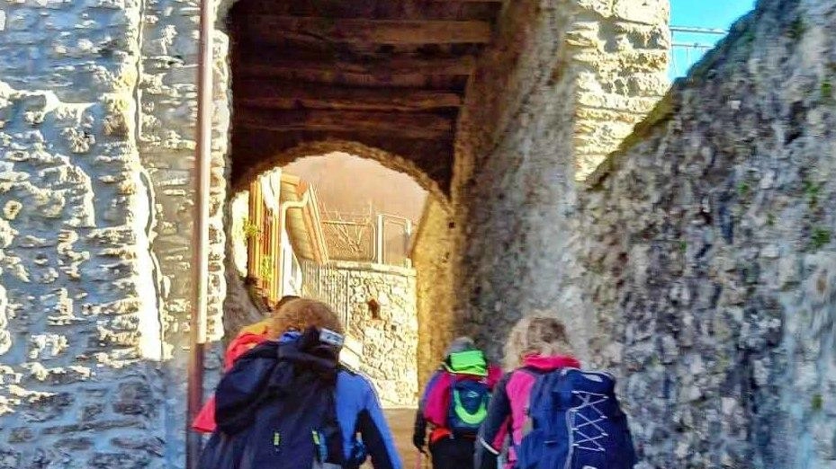 Tornano le speciali visite insieme alle guide nel Parco delle Alpi Apuane Tornano le speciali visite insieme alle guide nel Parco delle Alpi Apuane