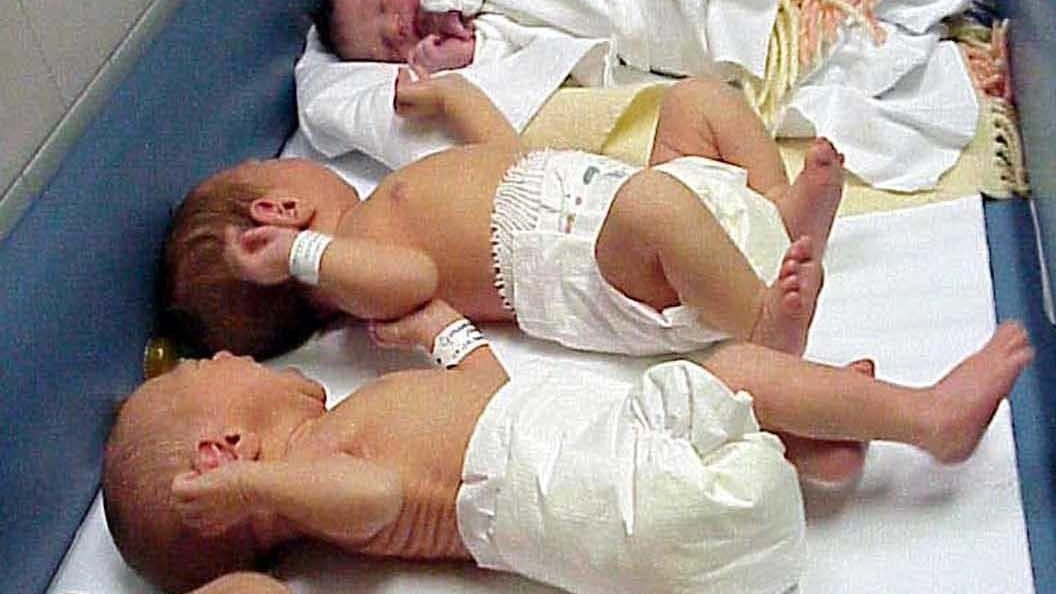 La popolazione invecchia senza che vi sia un naturale ricambio . Salgono i costi del sistema pensionistico e della spesa per l’assistenza. "Nel 2023 un decremento dei rapporti di lavoro a tempo indeterminato" . La popolazione invecchia senza che vi sia un naturale ricambio . Salgono i costi del sistema pensionistico e della spesa per l’assistenza. "Nel 2023 un decremento dei rapporti di lavoro a tempo indeterminato" .
