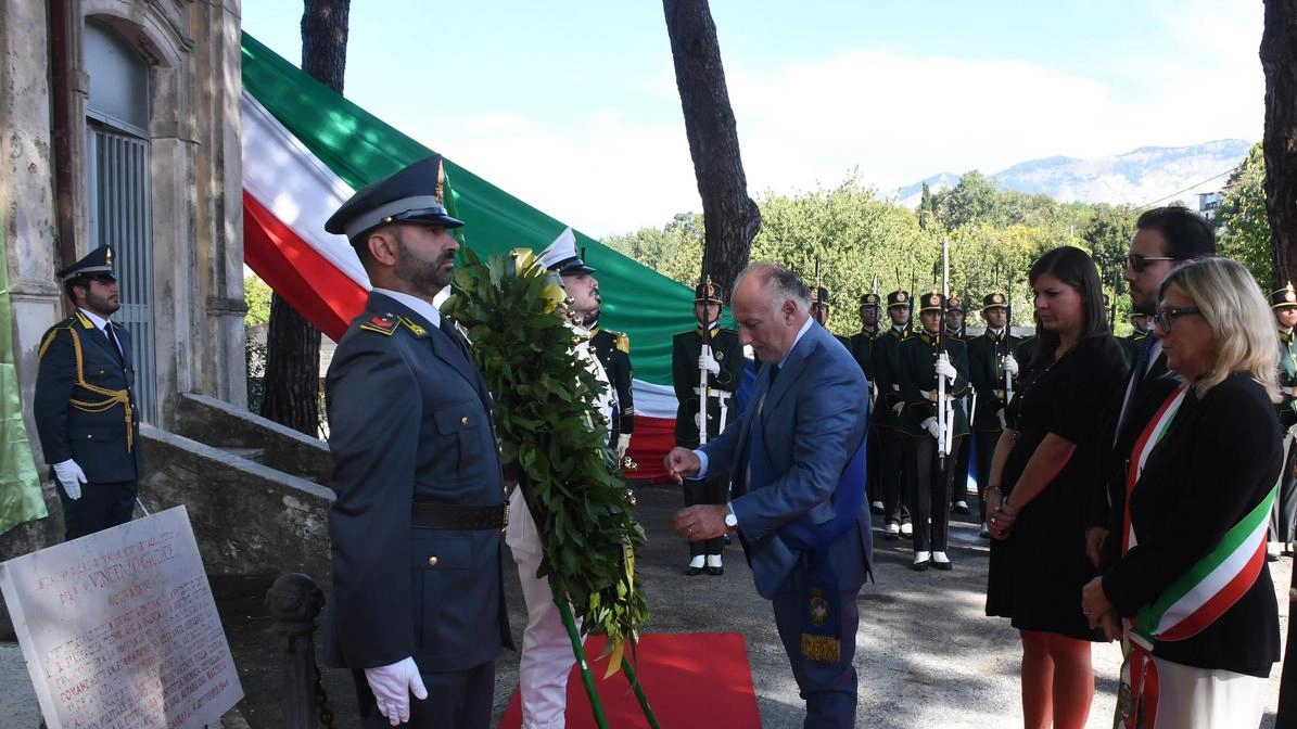 Una cerimonia in memoria dei caduti Una cerimonia in memoria dei caduti