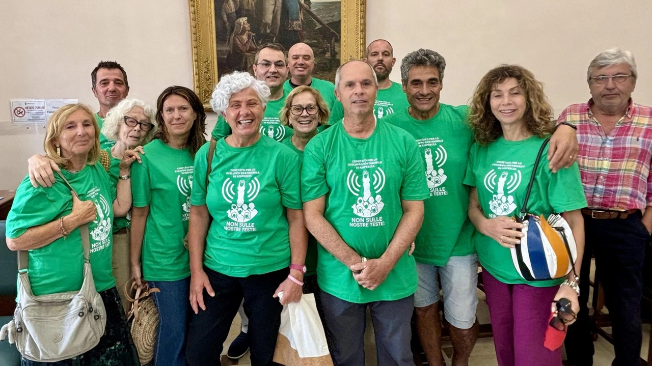 Ieri una rappresentanza del ’Comitato per lo sviluppo sostenibile’ ha seguito i lavori del Consiglio comunale. "Ma siamo rimasti delusi". Ieri una rappresentanza del ’Comitato per lo sviluppo sostenibile’ ha seguito i lavori del Consiglio comunale. "Ma siamo rimasti delusi".